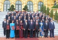 chu tich nuoc trao quyet dinh phong ham dai su cho can bo ngoai giao