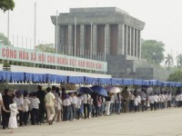 lanh dao dang nha nuoc vao lang vieng chu tich ho chi minh