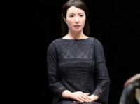 cuoc song la lung cua nghe si nguoi may dau tien tren the gioi