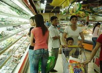 Siêu thị đắt hàng nhờ tháng khuyến mãi