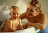 bi quyet cham soc da cho tre so sinh dung cach