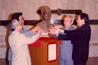 bao tang ho chi minh tiep nhan tai lieu hien vat ve bac ho