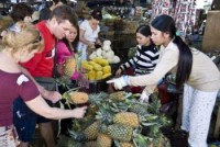 anh chi tieu tieu dung giam lan dau tien trong gan 4 nam