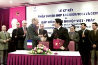 hop tac khoa hoc viet phap linh vuc khong bien gioi