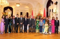 thuy sy khoi nguon sang tao