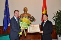 trao bang khen cua bo truong ngoai giao trong xay dung van ban phap luat ve tai chinh nganh