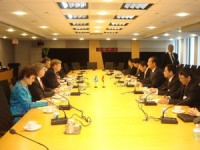 thuc day giai quyet hau qua sau chien tranh