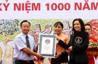 chiec binh bi ghet bo bat ngo co gia hang ti dong