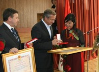 lao tang huy chuong huu nghi cho tlsq viet nam tai luang prabang