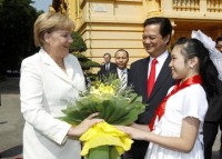 giao su duc va moi tinh hon nua thap ky voi viet nam