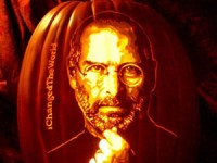 Chân dung Steve Jobs trên bí ngô