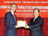 chu tich quy lotte bi bat vi lien quan den tham nhung