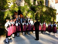 hoa am mua xuan den tu dan hop xuong juniata