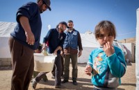 kiem bon tien tu trai ty nan