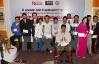 khi nguoi khuyet tat hoc truyen thong