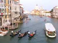 kham pha 7 phien ban venice tren khap the gioi