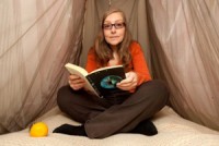 co gai dang thuong di ung voi moi thu