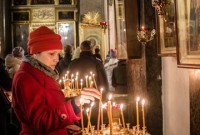 phia sau nu cuoi cua nguoi nga