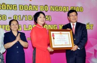 can bo nu bo ngoai giao tim hieu nghe thuat tuong