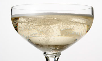 ruou champagne giup ngan ngua chung mat tri