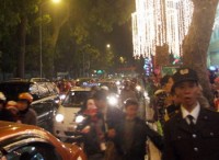 giao thong paris hon loan vi bai cong