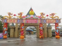 sac mau noel tran ngap duong pho ha noi