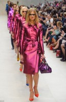 trung quoc khi nganh nguoi mau nhi la con dao hai luoi