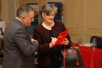 philippines manh tay voi cong ty bat nhan vien nu di giay cao got