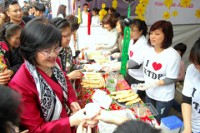 chuc mung nhung doa hoa cua nganh ngoai giao