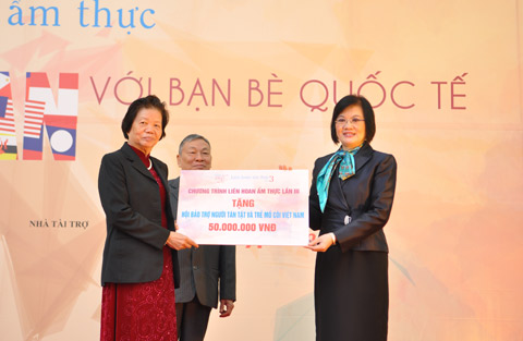 am thuc ket noi cong dong asean voi ban be quoc te