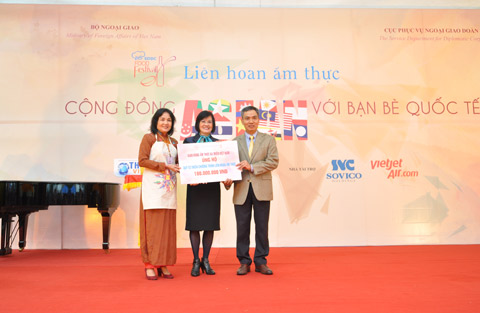 am thuc ket noi cong dong asean voi ban be quoc te