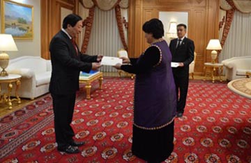 dai su viet nam tai nga kiem nhiem turmenistan trinh quoc thu