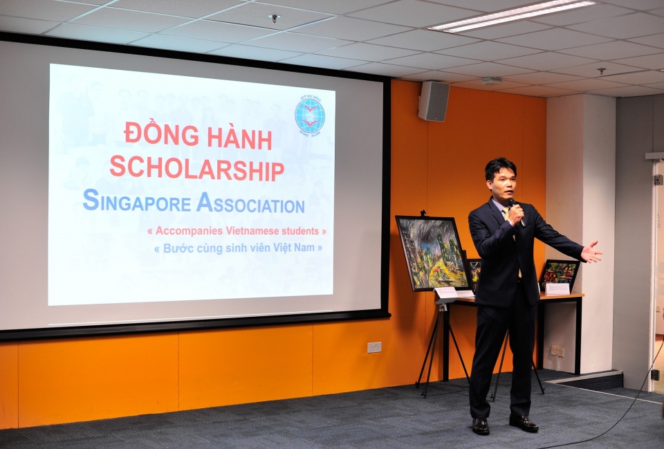 36 sinh vien viet nam duoc trao hoc bong quy dong hanh singapore