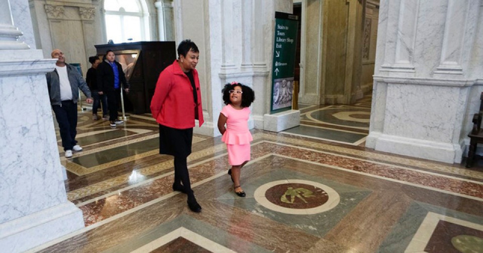 co be 4 tuoi doc hon 1000 cuon sach