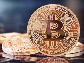 Bitcoin tăng giá mạnh năm 2016 song vẫn tiềm ẩn rủi ro