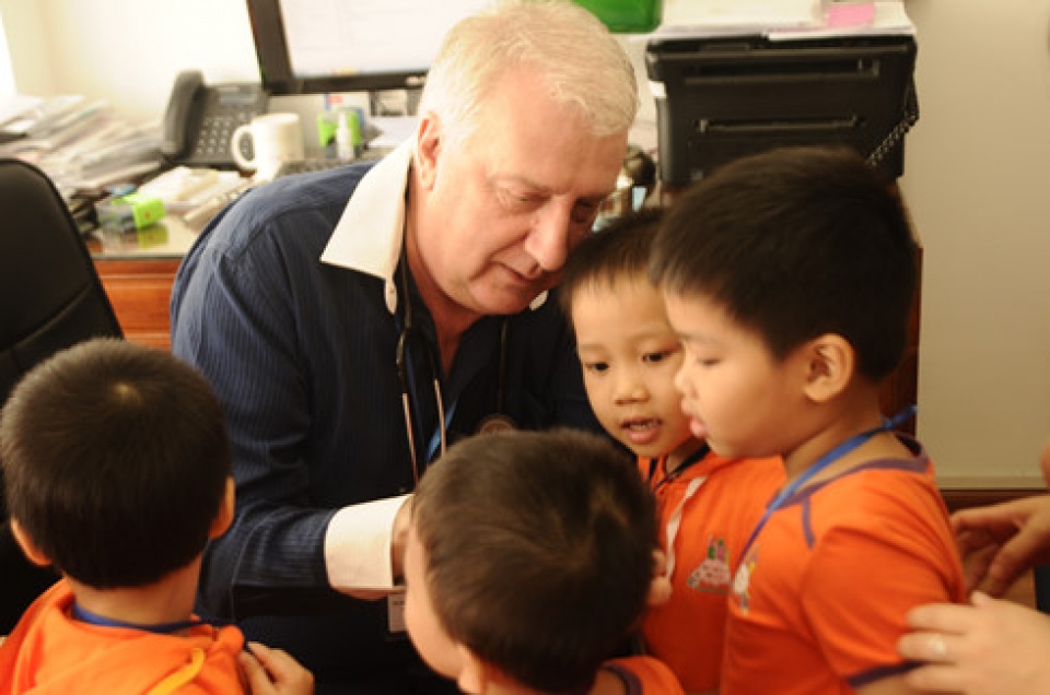 nguoi nuoc ngoai hao huc voi tet nguyen dan cua viet nam