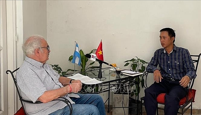 Tổng Bí thư Đảng Cộng sản Argentina Víctor Gorodeki Kot trả lời phỏng vấn nhân dịp Đại hội lần thứ XIII của Đảng Cộng sản Việt Nam. (Nguồn: TTXVN)