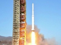 Triều Tiên phóng tên lửa tầm xa mang vệ tinh