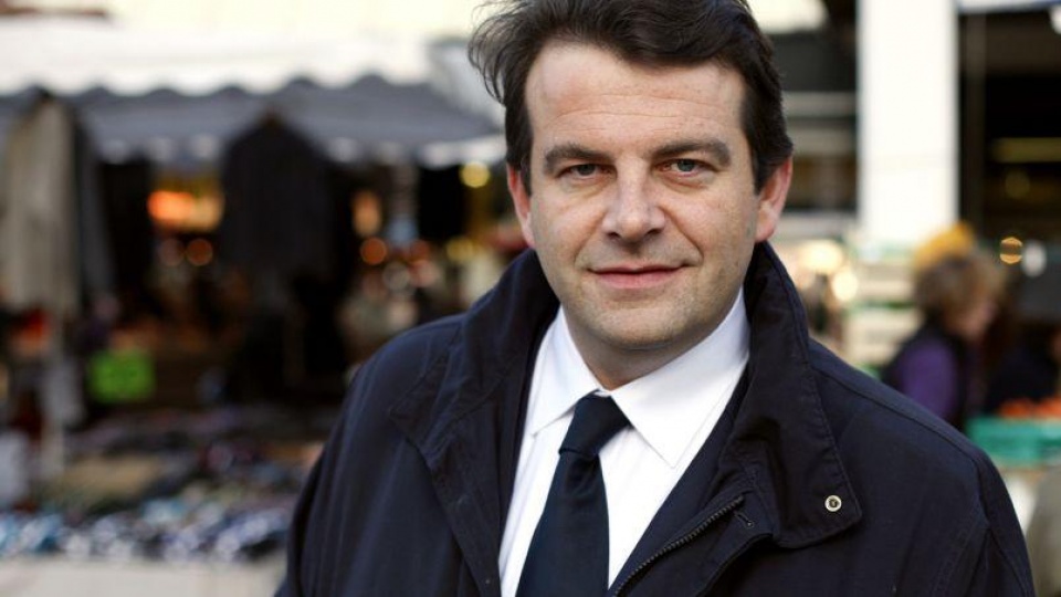 phap nguoi phat ngon cua ung cu vien francois fillon bi dieu tra