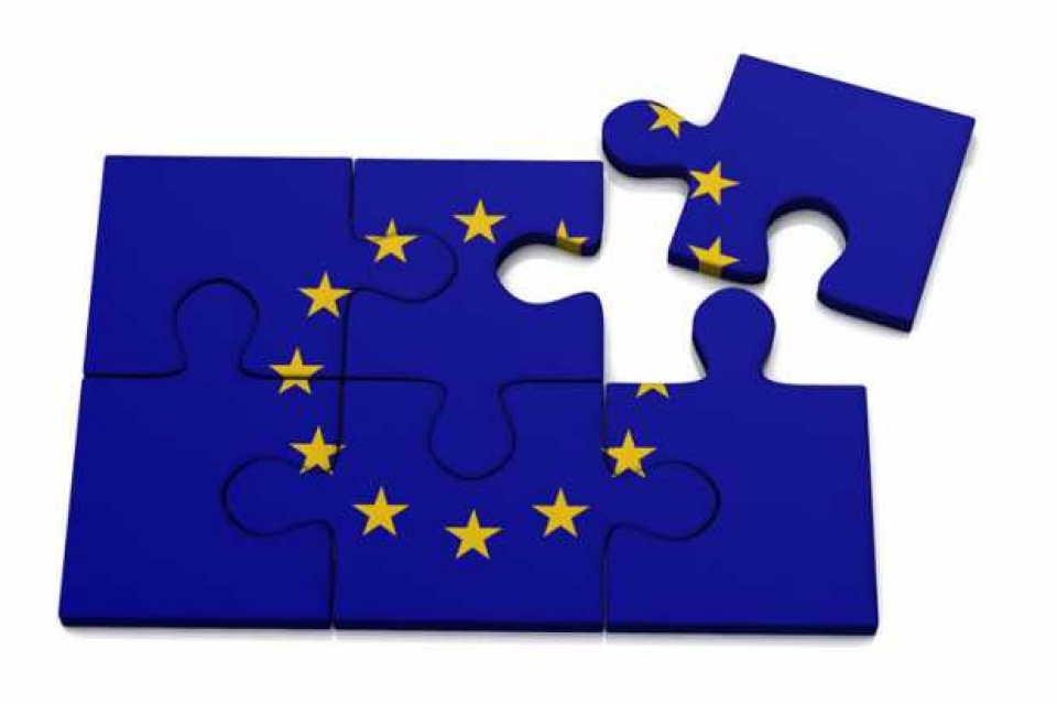 eurozone lac quan nhung khong chu quan