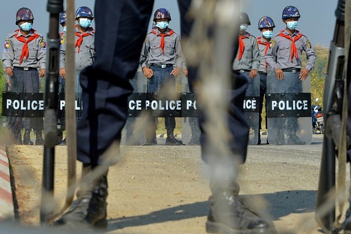 Quân đội Myanmar đã giành quyền kiểm soát đất nước sau một cuộc đảo chính và tuyên bố áp đặt tình trạng khẩn cấp quốc gia. (Nguồn: AFP)