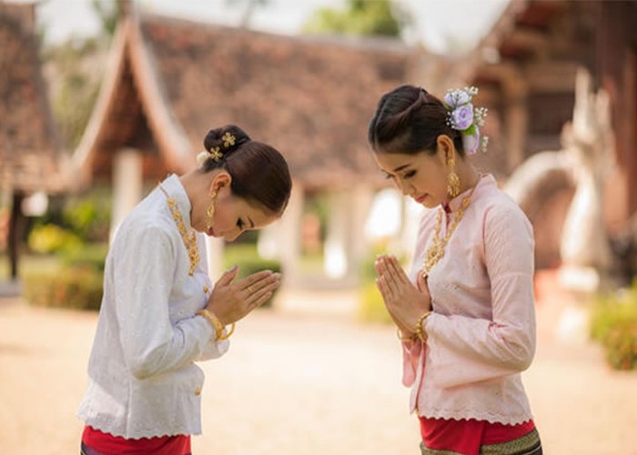 Chắp tay cúi chào được xem như một nét văn hóa của người Thái Lan. (Nguồn: Wai)