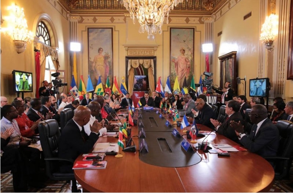 alba ung ho sang kien ve mot the gioi khong tuong rao