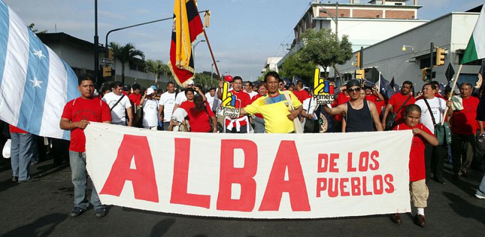 alba ung ho sang kien ve mot the gioi khong tuong rao