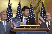 trumpacare that bai gia vang cao nhat trong mot thang