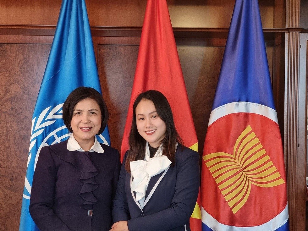 Vietnamese female students experience practical learning at United Nations headquarters