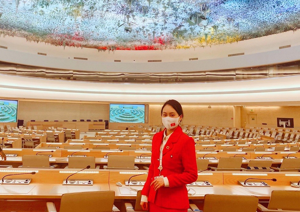 Nữ sinh viên Việt Nam trải nghiệm học tập thực tế tại trụ sở Liên hợp quốc