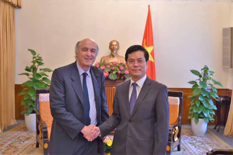 giu lua tinh yeu cua thanh nien viet nam voi tieng phap