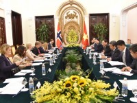 dai su na uy chia se quan diem ve hanh phuc va hoa binh