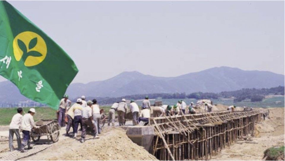 kinh nghiem thoat bay thu nhap trung binh cua ba quoc gia dong a